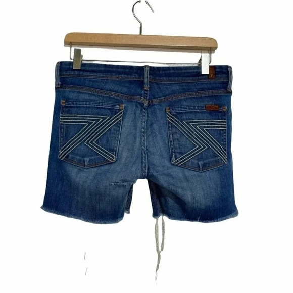 7 for all mankind 28 distressed jean shorts - Picture 3 of 7